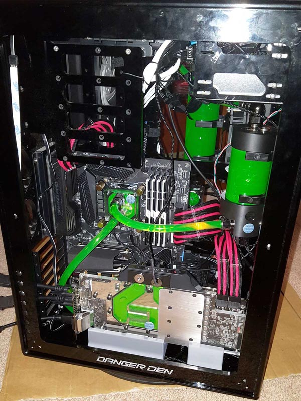 Watercooled Custom Loop in Danger Den Double Wide GPU Side